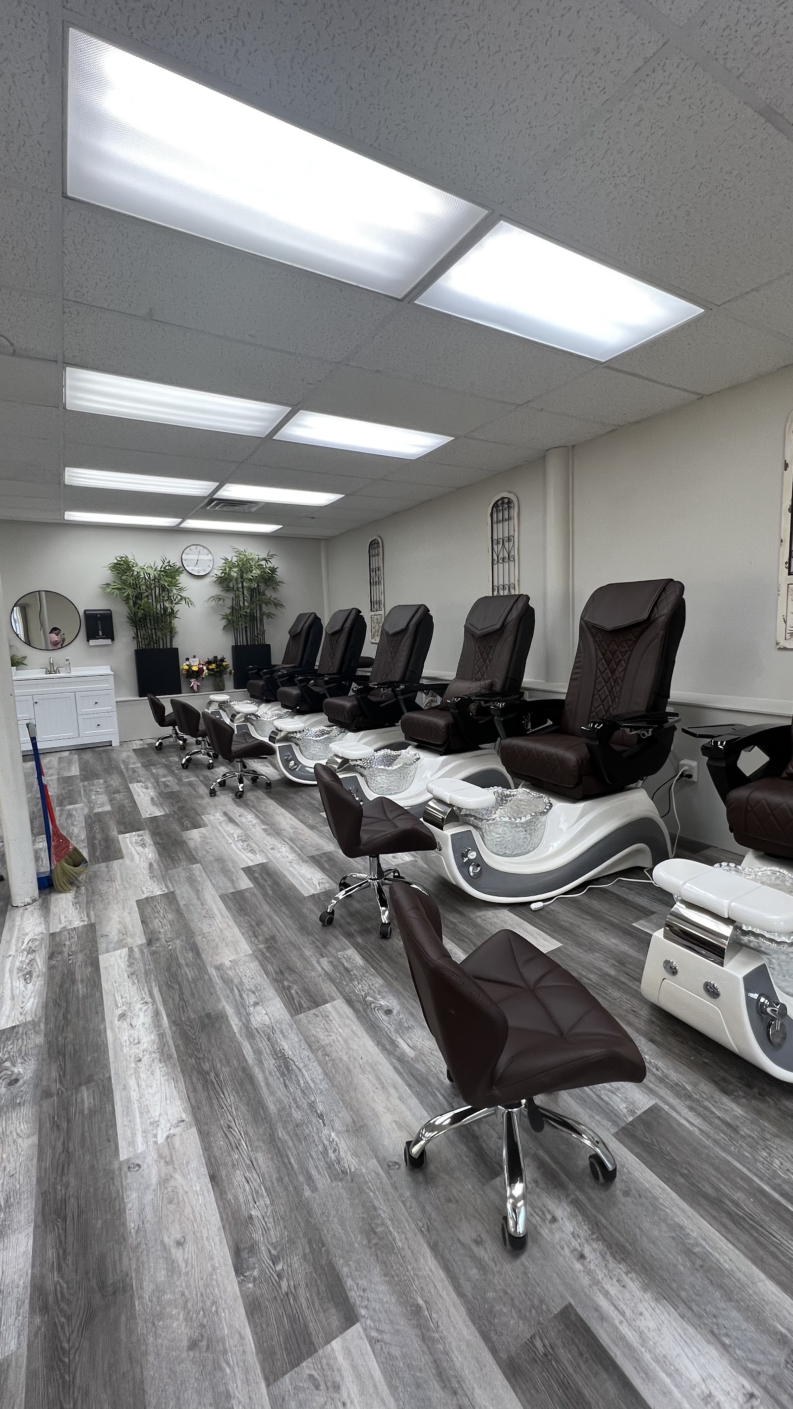 LB Nails LLC. nail work in Montrose, Colorado